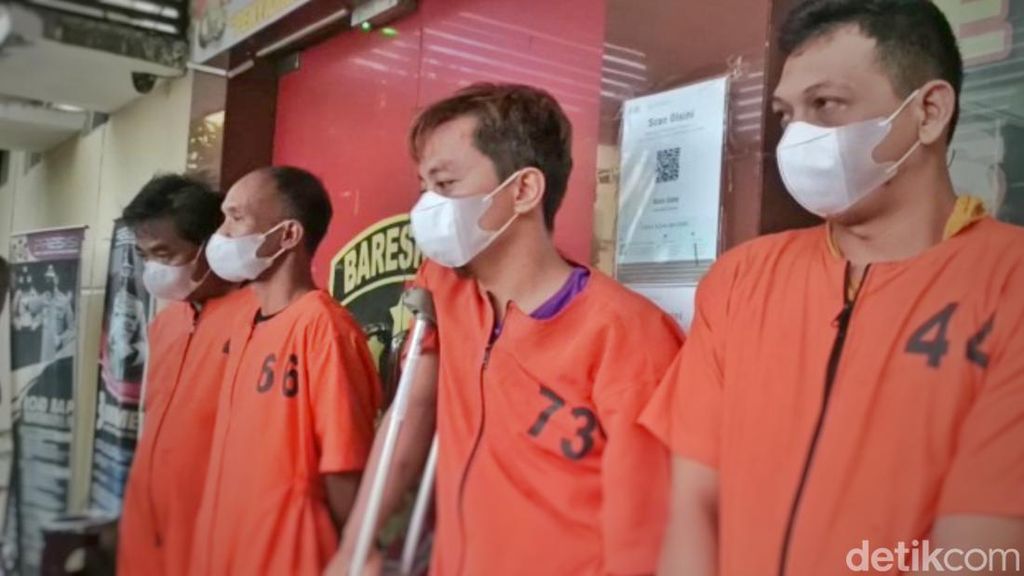 Empat anggota komplotan pencuri kendaraan ditangkap Polda Sumsel.